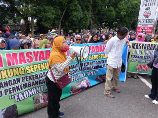 Dukung Polisi, Masyarakat dan Pekerja Pabrik Sawit Bikin Aksi Tandingan