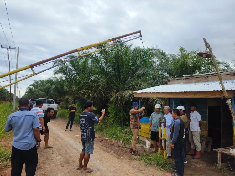 PT Agrindo Raya Milik Marga Sitorus Ikuti Saran Pak Dhe Slamet Somosentono, Petani Sawit Banyuasin Full Senyum