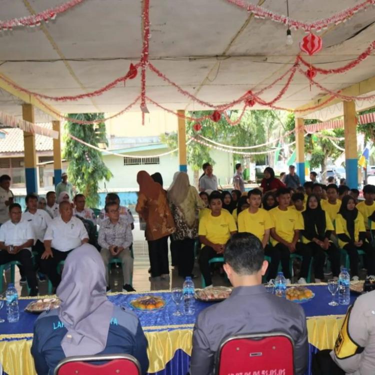 Dapat Beasiswa Sawit, 28 Anak Petani Dilepas Pemkab Lahat