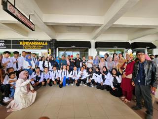 Grup Terakhir, 23 Anak Petani Sumbar Penerima Beasiswa Sawit