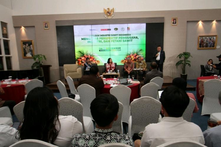 Akademisi, Birokrat, Pengusaha, dan Petani Duduk Semeja Bahas Tantangan Industri Sawit