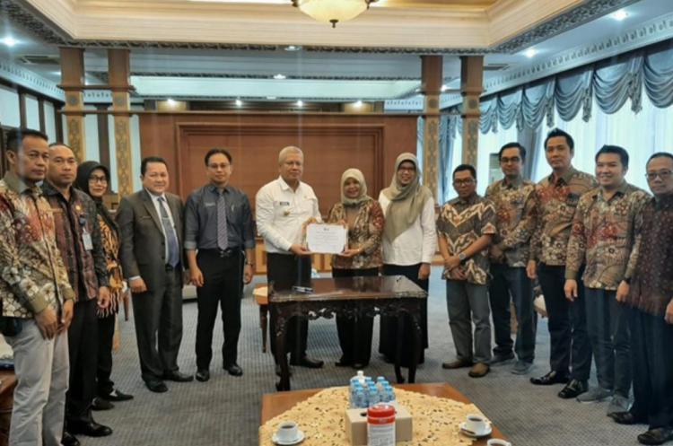 Bantu Renovasi Gedung Pusat Pelatihan, GAPKI Kalbar Dapat Apresiasi