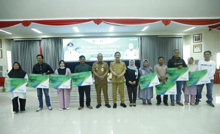 Ratusan Petani Sawit di Palopo Terima Kartu Peserta BPJS Ketenagakerjaan