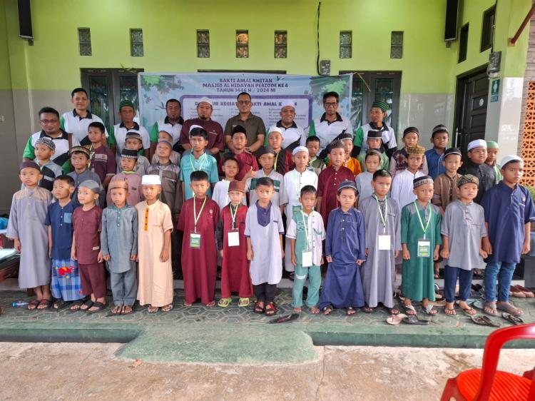 Gandeng Petani Sawit, Pengurus Masjid Al-Hidayah Taja Khitanan Massal