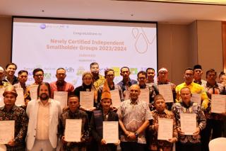 Dua Asosiasi Petani Sawit Swadaya Dampingan WEI Kantongi RSPO