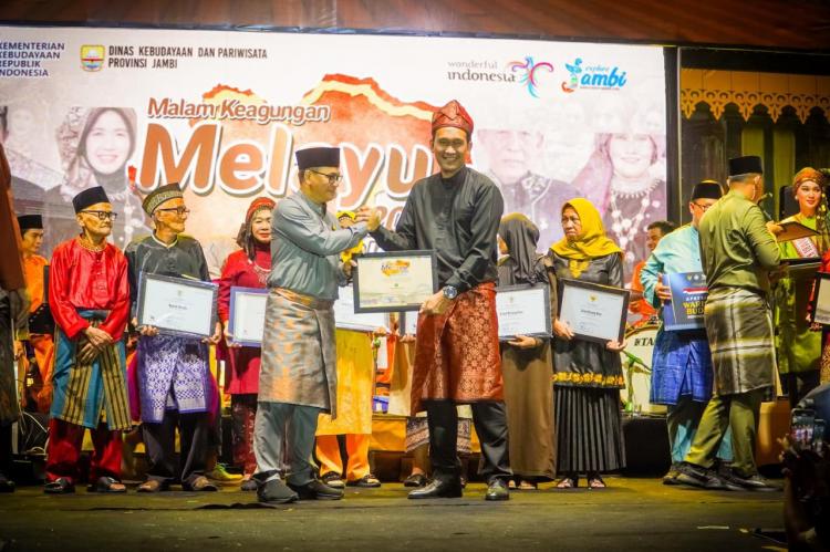 PTPN IV Regional 4 Raih Award Kebudayaan dari Pemprov Jambi