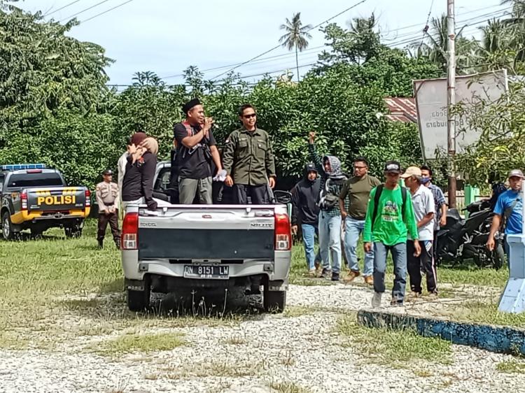 Petani Tojo Barat Tolak Rencana Pembukaan Perkebunan Kelapa Sawit