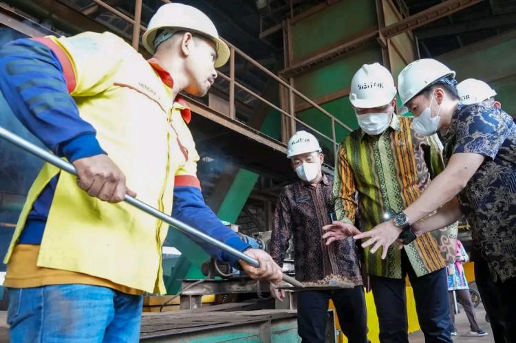 Cek Kualitas Ekspor Bungkil Inti Sawit, Kepala Barantin Tinjau Produsen di Jambi