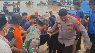 Kapal Pompong Muatan Sawit Tenggelam di Sungai Batanghari, Satu ABK Tewas