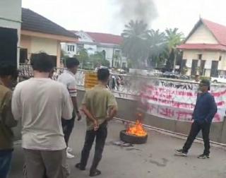 Dinilai Tidak Prosedural, Masyarakat Protes Pembangunan Pabrik Sawit PT PSA