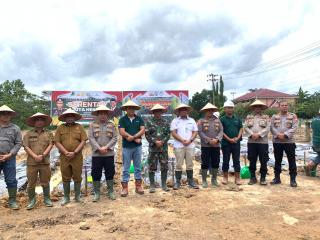 Kontribusi dari Inhu untuk Seluruh Negeri, PT TPP Ikut Tanam Jagung Serentak