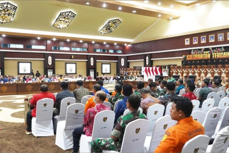 Truk Batu Bara, Kayu, dan CPO Muatan di Atas 8 Ton Dilarang Lewat Jalan Bukit Liti ke Kuala Kurun