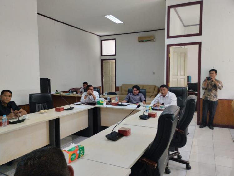 Tak Bertuan, Legislator Kuansing Ajak Babat Ribuan Hektar Sawit di Kawasan HPT