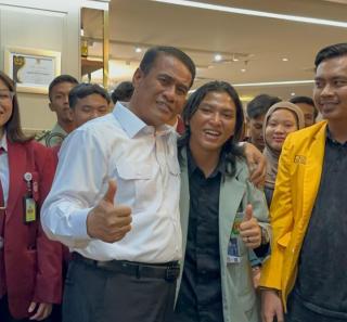 Kalau Tak Kuliah di INSTIPER Yogyakarta, Mungkin Anak Riau Ini Tak Bisa Jumpa Menteri, Dapat Hadiah Hand Tractor Lagi!