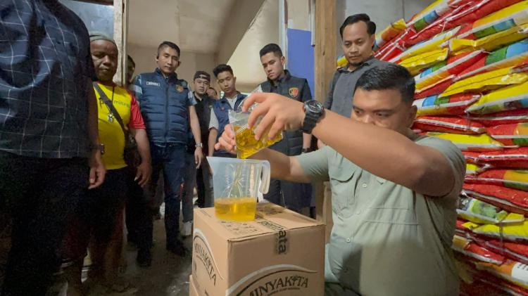 Gudang Distributor MINYAKITA dan Pasar di Pekanbaru Disidak Polisi, Begini Hasilnya