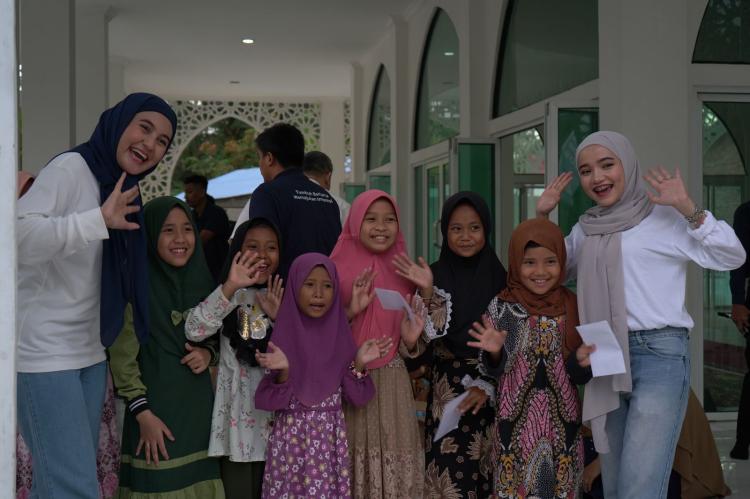 Tebarkan Kebaikan, Generasi Muda PTPN IV PalmCo Gelar Program Sobat Aksi Ramadhan di Ponpes Sumut dan Riau