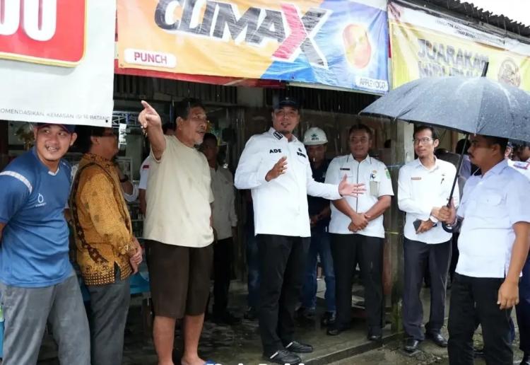 Bupati Inhu Minta Kontribusi Perusahaan Sawit Perbaiki Jalan Rusak
