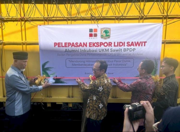 Puluhan Ton Produk dari Limbah Sawit Diekspor dari Sumbar ke India dan Nepal