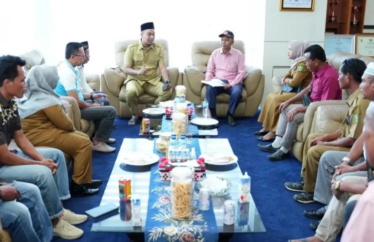 Bupati Inhu Komit Selesaikan Konflik Masyarakat dengan PT Inecda