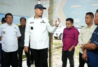 Usai Disidak Bupati Inhu, Dua Korporasi ini Siap Perbaiki Jalan Rusak 