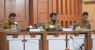 Kumpulkan Pejabat Teras, Mualem Bahas HGU Sawit Hingga Otonomi Khusus