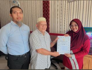 Tingkatkan Produksi Buah, SMK Kelapa Sawit AGI di Pelalawan Kerja Sama dengan Petani