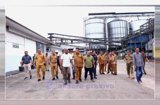 Cek Produksi MINYAKITA, Gubernur Babel Datangi PT SWP