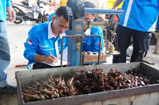 Keren! Mahasiswa INSTIPER Yogyakarta Berhasil Olah TBS Sawit Jadi CPO