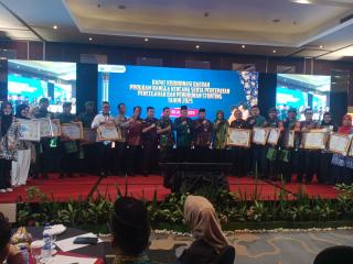 PTPN IV Regional 4 Raih Award Orang Tua Asuh Stunting BKKBN