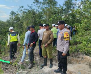 Rawan Sengketa, Warga Loa Janan Ukur Batas Tanah Bersama Perusahaan