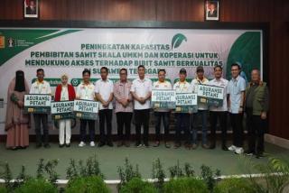 Petani Sawit Sultra Dapat Asuransi Kecelakaan Kerja Gratis Setahun