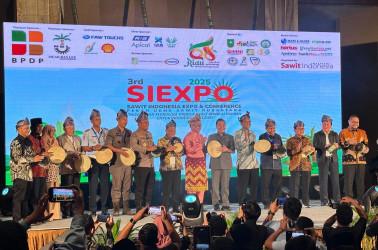 Apresiasi Pejuang Sawit, SIEXPO 2025 Beri Penghargaan ke 13 Tokoh dan Lembaga
