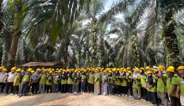 137 Petani Diberi Pembekalan Best Management Practice di PT KTU Siak