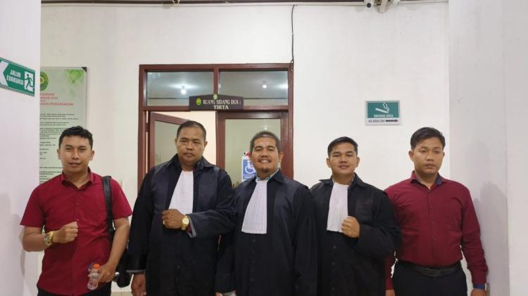 Delapan Warga Mirah Kalanaman Didakwa Curi Sawit Perusahaan, Kuasa Hukum Pertanyakan Legalitas Kepemilikan Lahan