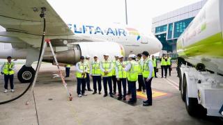 Pelita Air Pakai Bahan Bakar dari Minyak Jelantah untuk Penerbangan Jakarta–Bali