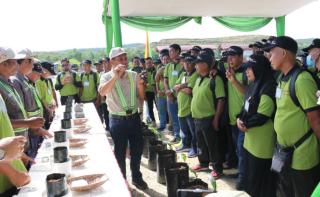Pekebun Sawit Rokan Hulu Diajak Keliling Kebun Minamas Group di Siak