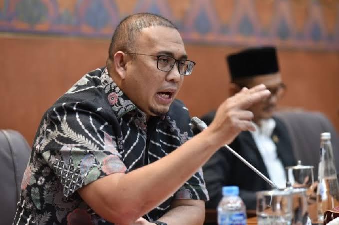 Minyakita Masih Mahal, Andre Rosiade Minta BUMN Ambil Alih Distribusi