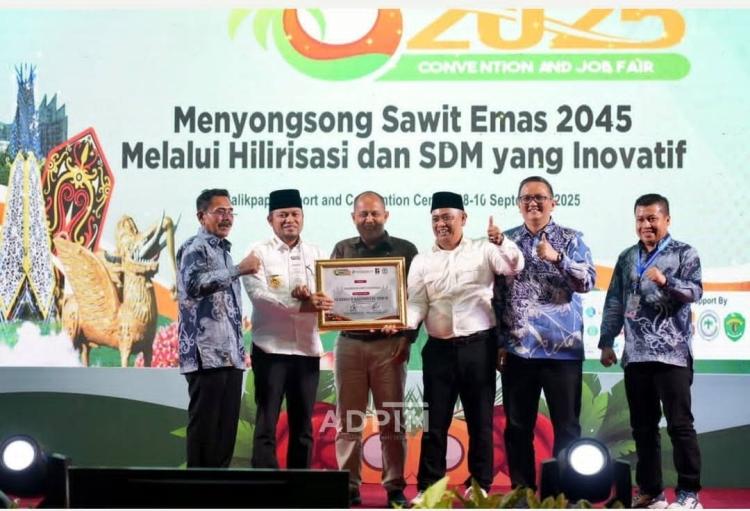 Kaltim Cetak 4,3 Juta Ton CPO, Rudy Mas’ud Kini Disebut Gubernur Sawit