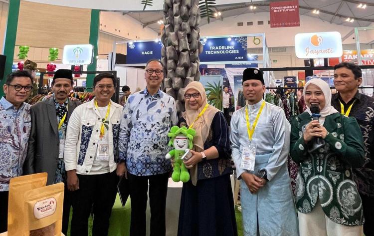 UMKM Sawit Indonesia Bikin Heboh Pameran Halal Indo 2025 di Tanggerang