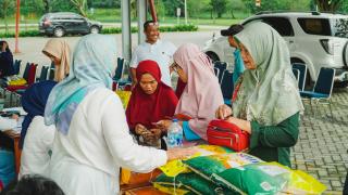 Perluas Distribusi, PTPN IV PalmCo Salurkan 195 Ton Beras SPHP di Tujuh Provinsi