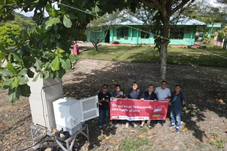 Sinyal Full Anti Lemot, Telkomsel Hadirkan Jaringan Super Kencang di Kebun Sawit