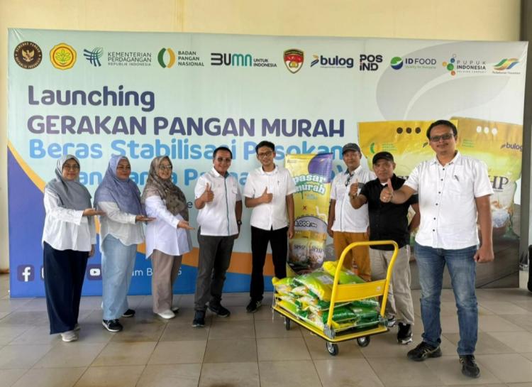 Bantu Kendalikan Inflasi, PTPN IV Regional III Salurkan 32 Ton Beras Murah Berkualitas