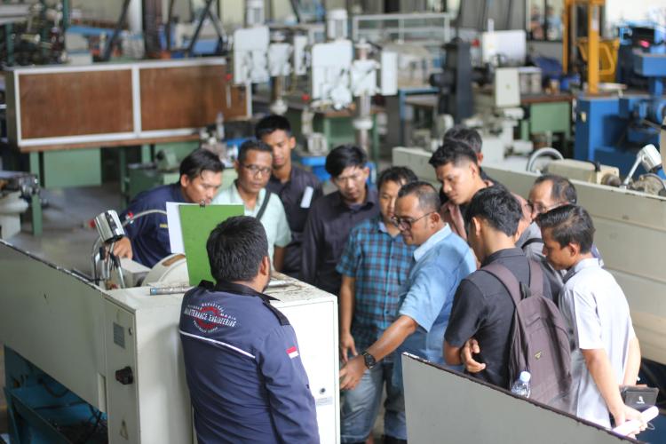 Politeknik Kampar Beri Pelatihan Operator Bubut dan Validasi Metode Uji Mutu CPO bagi Karyawan PTPN IV Regional III