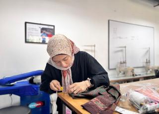 Batik dan Jalan Panjang UMKM Binaan PalmCo Menembus Pasar Modern