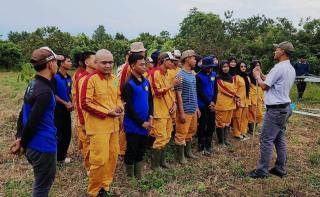 Siswa SMK-PP Belajar Pembibitan Sawit Modern dengan Hyplug dan Screenhouse
