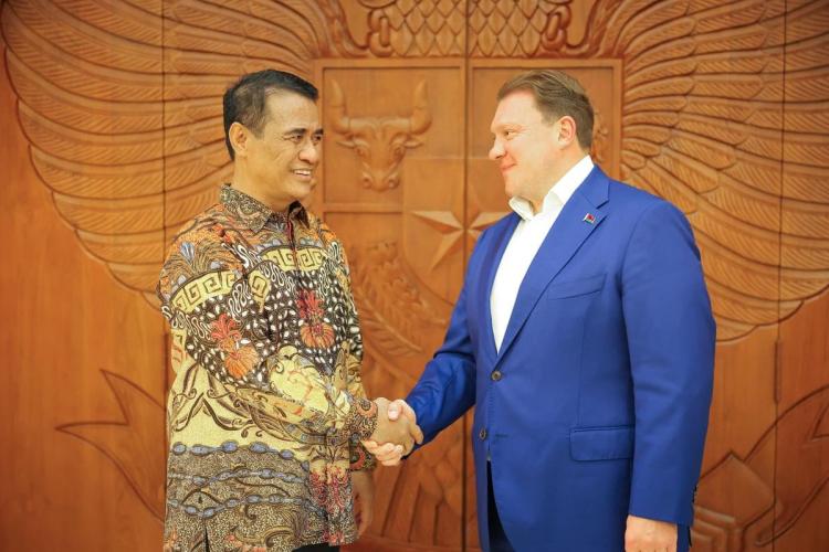 CPO dan Coconut Milk Indonesia Menggoda Pasar Belarusia, Mentan Amran Optimis