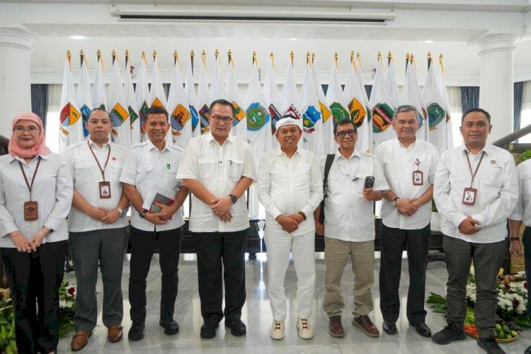 KDM Terbitkan Larangan Sawit Ditanam di Jabar, Ini Alasannya