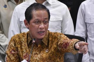 Menteri LH: Pembukaan Lahan Sawit Picu Bencana, Gelondongan Kayu Jadi Bukti Nyata