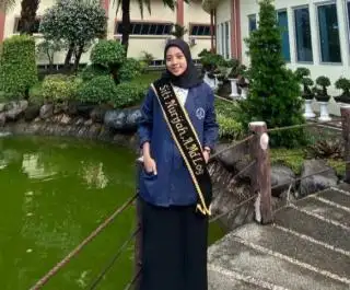 Kebanggaan Riau, Anak Petani Inhil Raih Predikat Cumlaude di CWE Bekasi