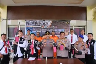 Kapal Tongkang Bermuatan Sawit Dibajak 26 Pelaku Bersenjata Api Rakitan